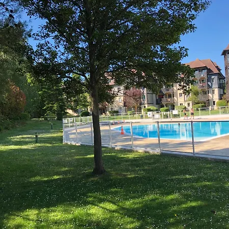 Apartment La Parenthese 6 Pers Avec Piscine Deauville
